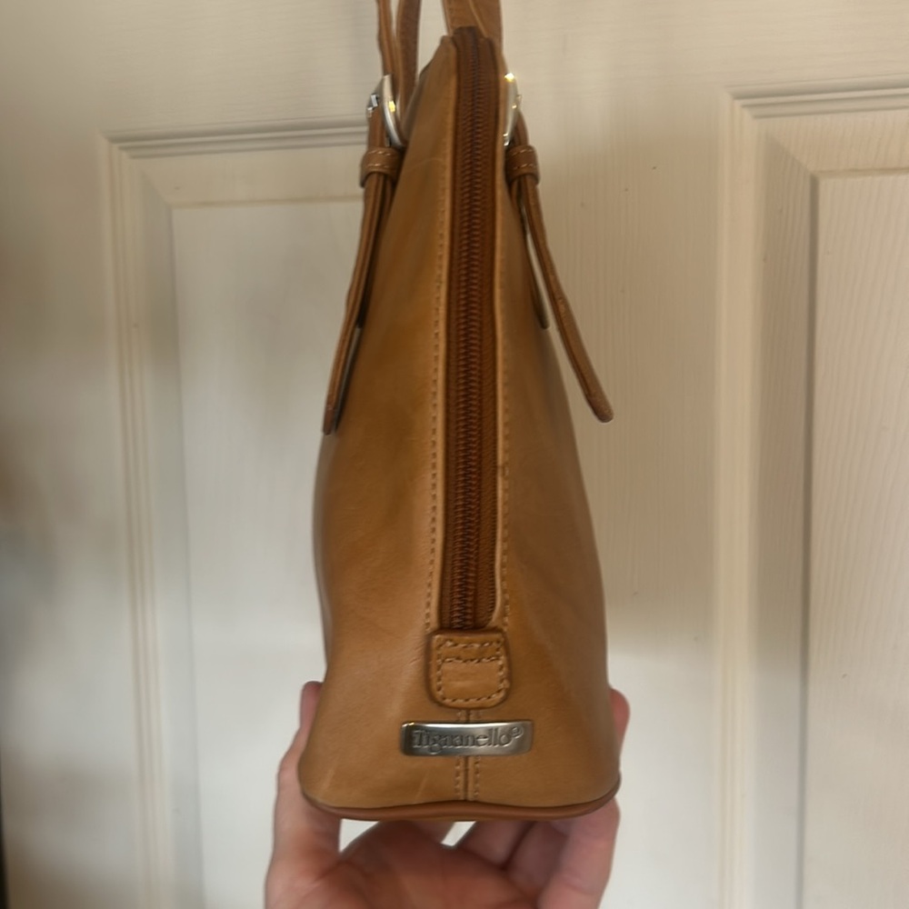 Tignanello Tan Leather Shoulderbag- EUC - Picture 6 of 16
